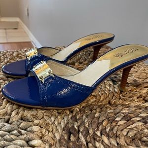Micheal Kors Sandal sz 7-blue patent with gold metal tag